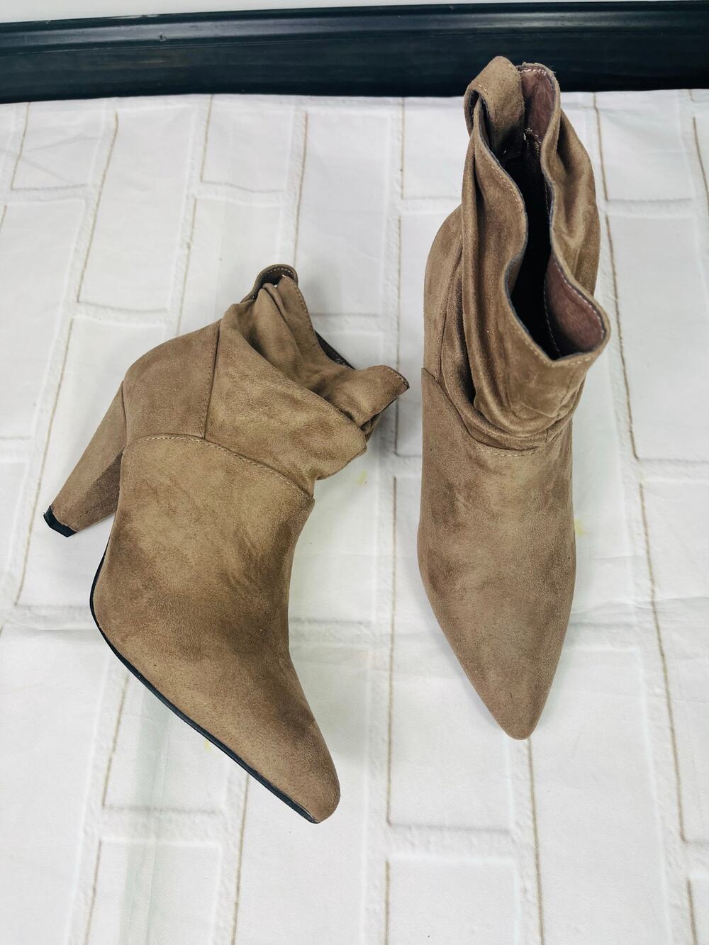 Liliana tan suede pointed toe heeled boots size 8.5